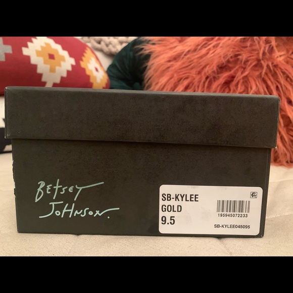 Betsey Johnson Kylee Dress Sandal, 9.5 - Picture 2 of 8